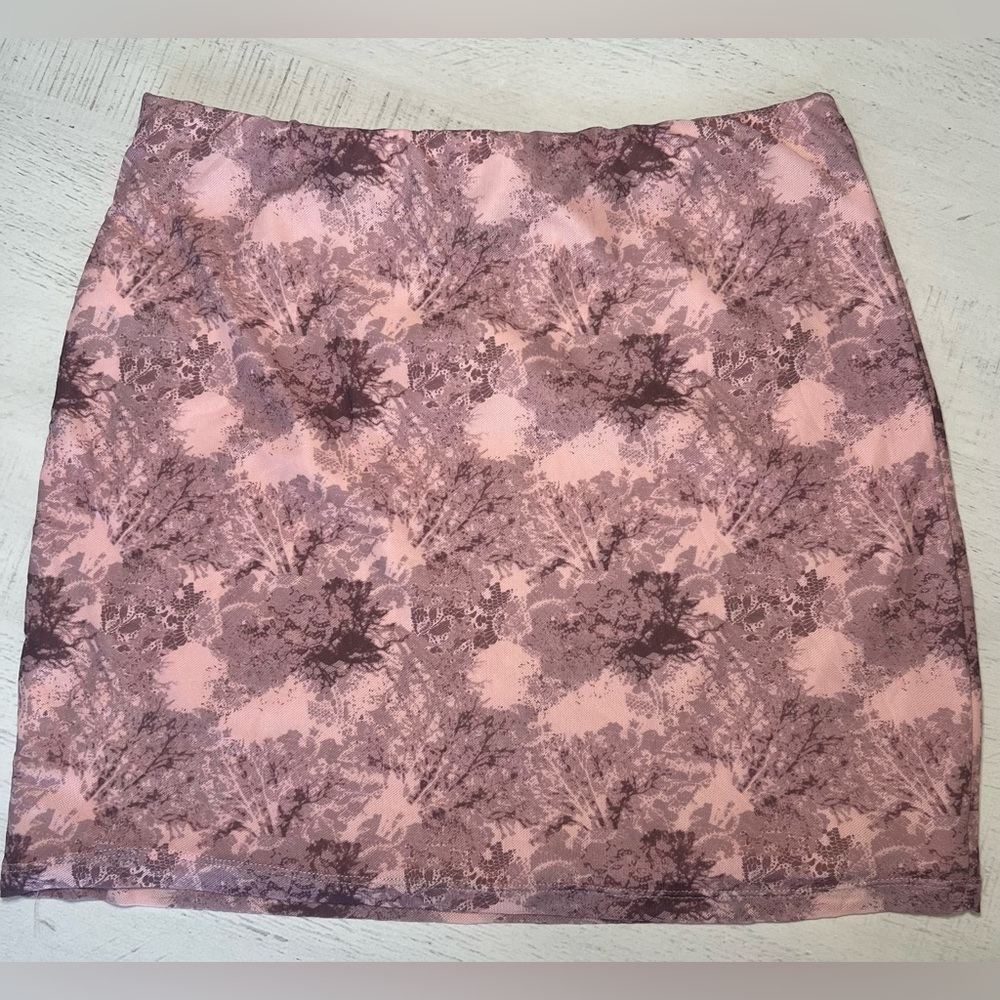 Forever 21 Pink Abstract Mini Skirt - Picture 3 of 8